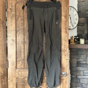 Lululemon Dance Studio Pants 8 green